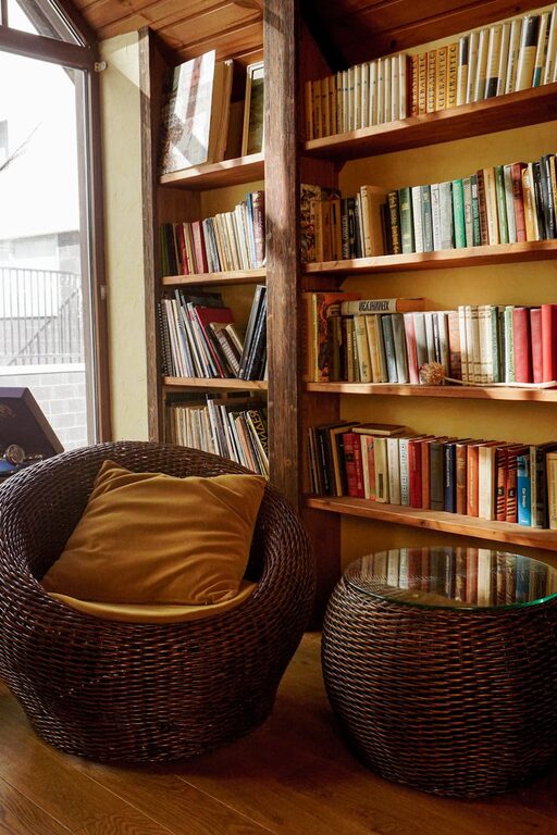 Tips for Creating a Cozy Reading Nook in Any Space